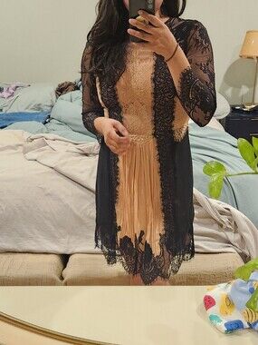 ALICE + OLIVIA Kaylen Lace 3/4 Sleeves Pleated Mini Dress Women's Size 8 Preppy